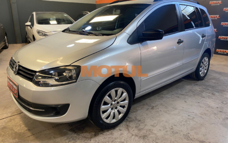 Volkswagen Suran Comfortline M/T 1.6 Nafta 2014